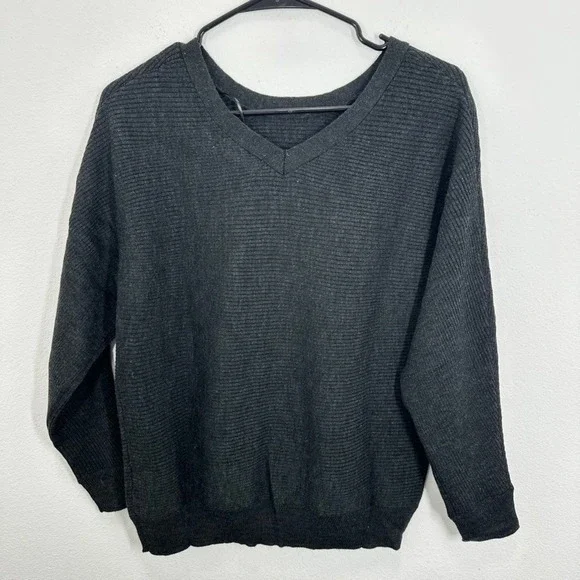 Philosophy Republic Clothing Charcoal Heather Gray Knit Sweater Women's Pullover - Picture 4 of 10